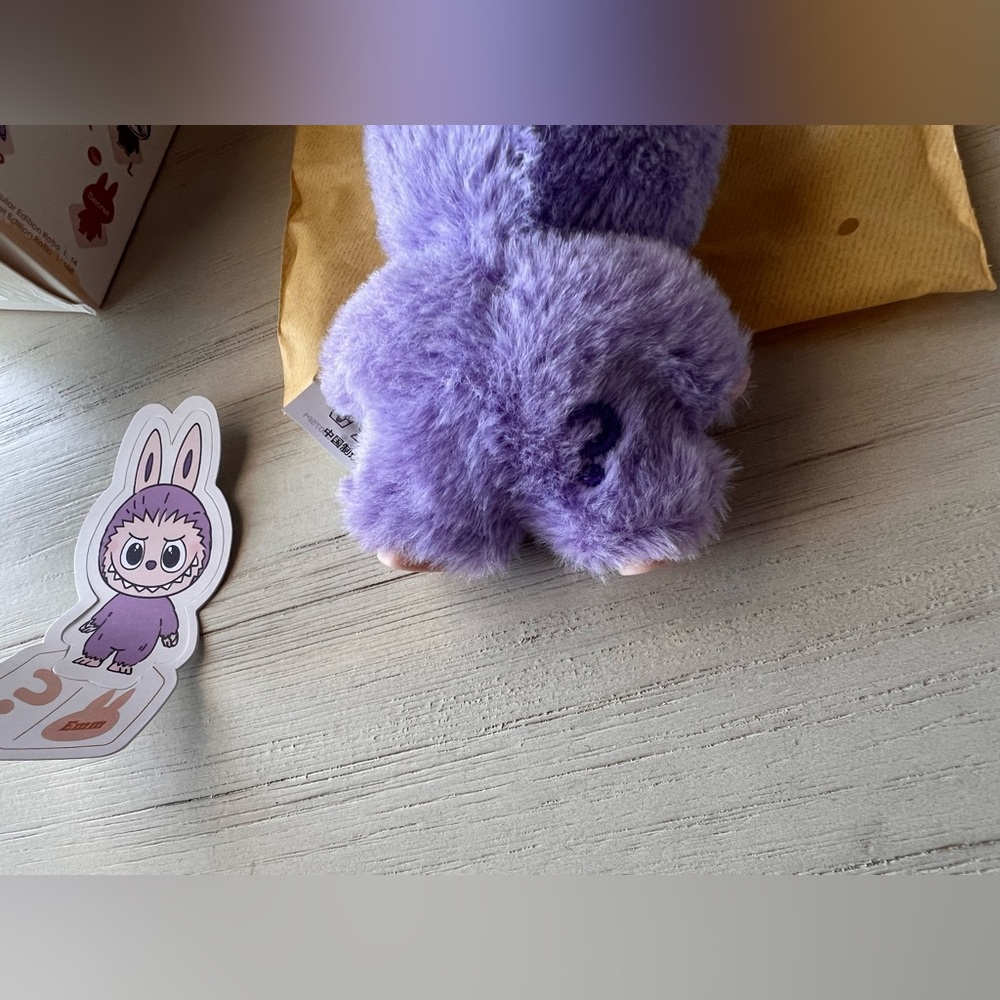 💜 NEW POP MART LABUBU THE MONSTERS PIN FOR LOVE “?” PLUSH PENDANT 💜 - Picture 6 of 12